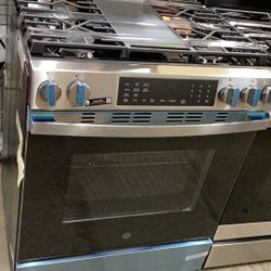 GE Gas Stove New Scratch And Dent 5.3 Cu Ft 