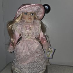 Title:
Vintage Porcelain Doll – Pink Lace Dress – Cathay Collection w/ Tag