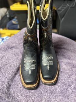 Women’s Boots Size 9  Leather 