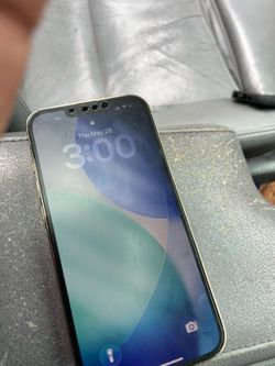 iPhone 13 Pro 128gb $450 unlocked no sim restrictions