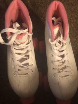 Roller Derby White And pink Skates. Size 5