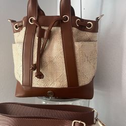 4 Purses For The Price Of 1 