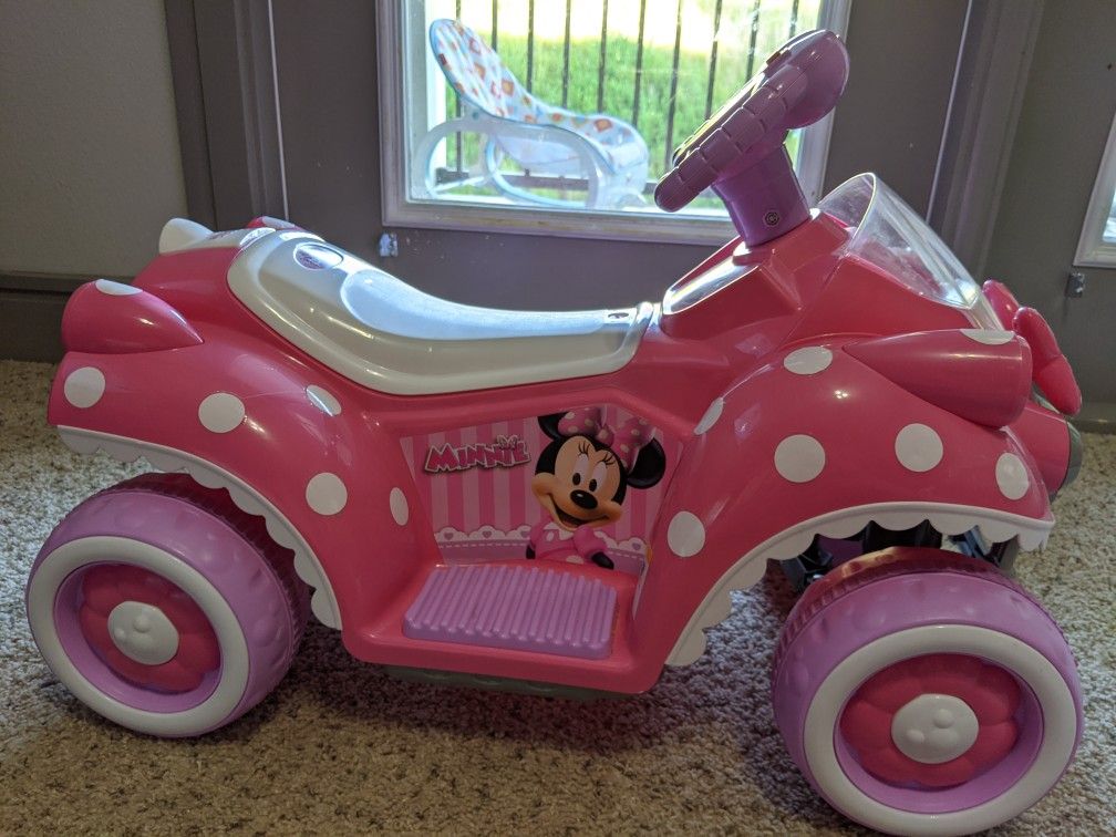 Kid Trax Disney Minnie mouse 6V quad ride on