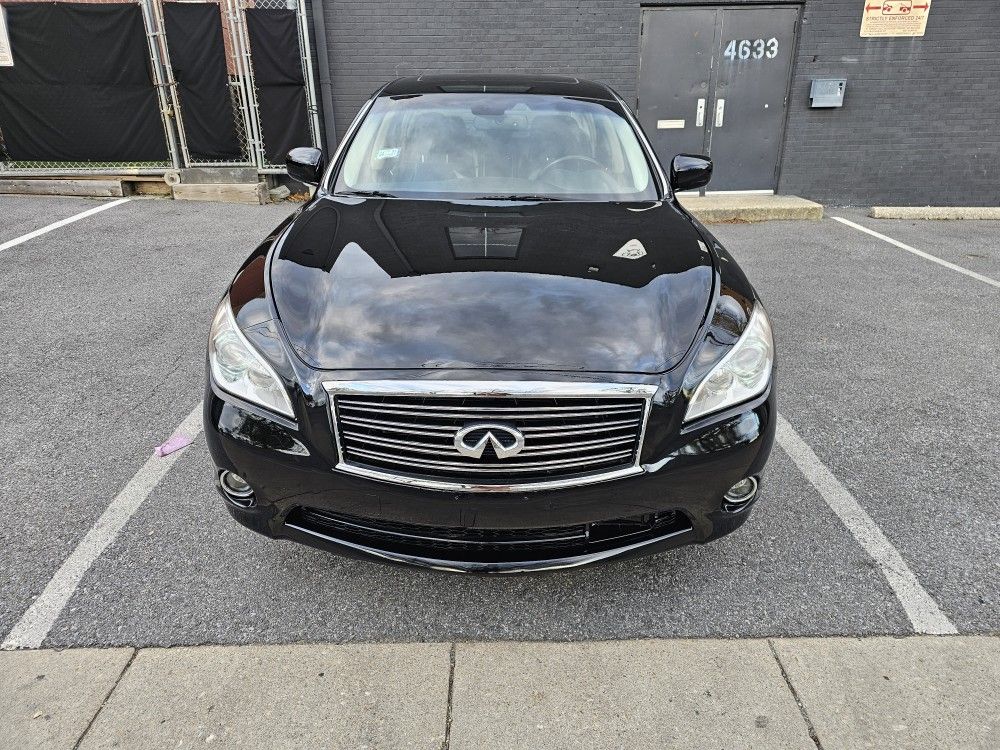 2012 Infiniti M37