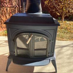 Vermont Castings VIGILANT Wood Stove for Sale in Aurora, CO - OfferUp