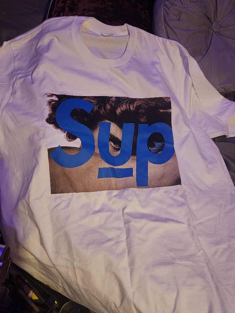 Extra large supreme white t shirt never been Used and red supreme face mask 