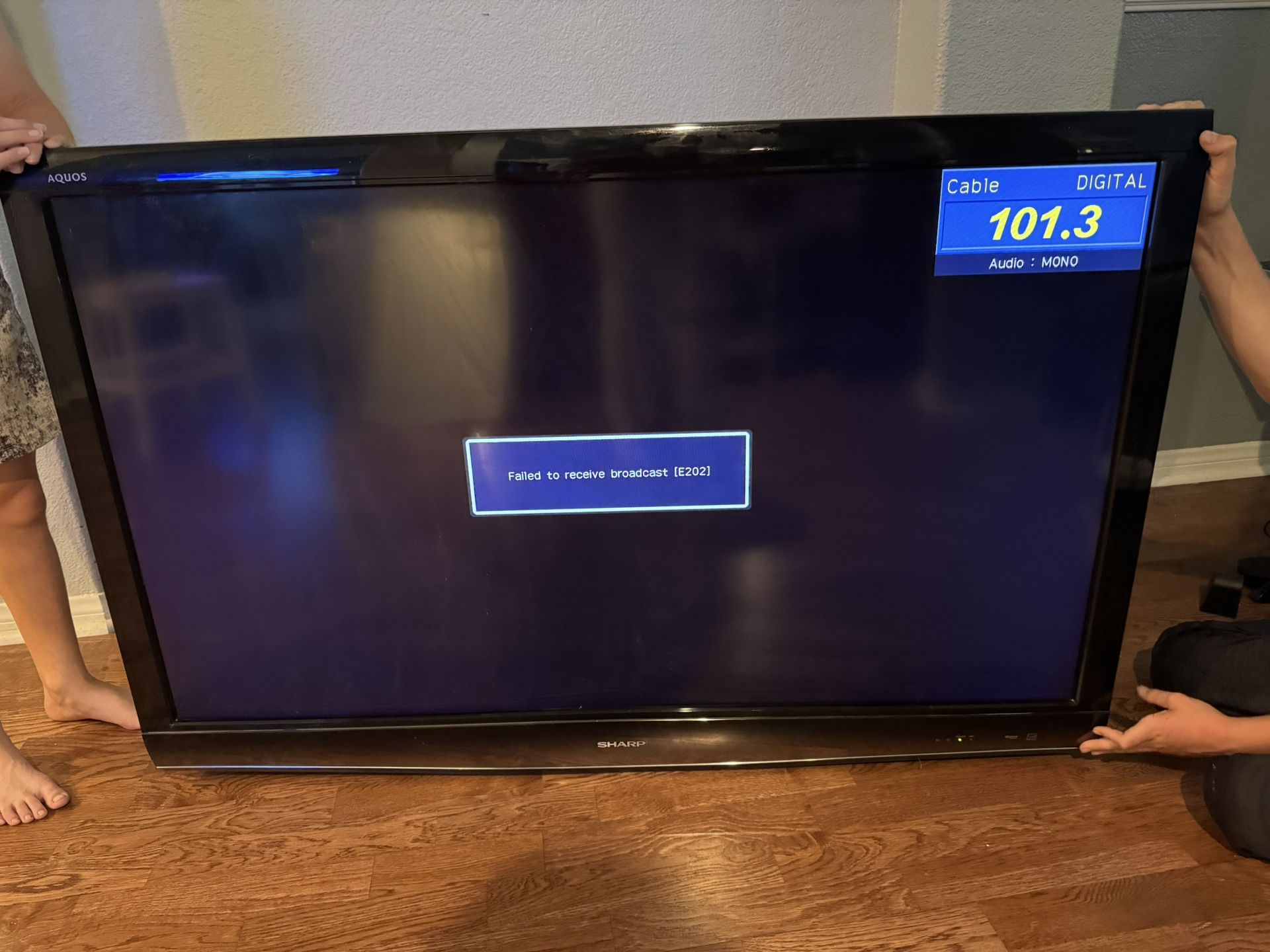 Sharp Aquos LCD TV 52”