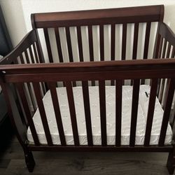 4 In 1 Baby Crib With Matteress