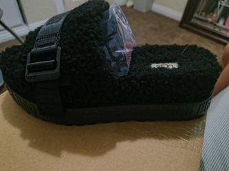 UGG