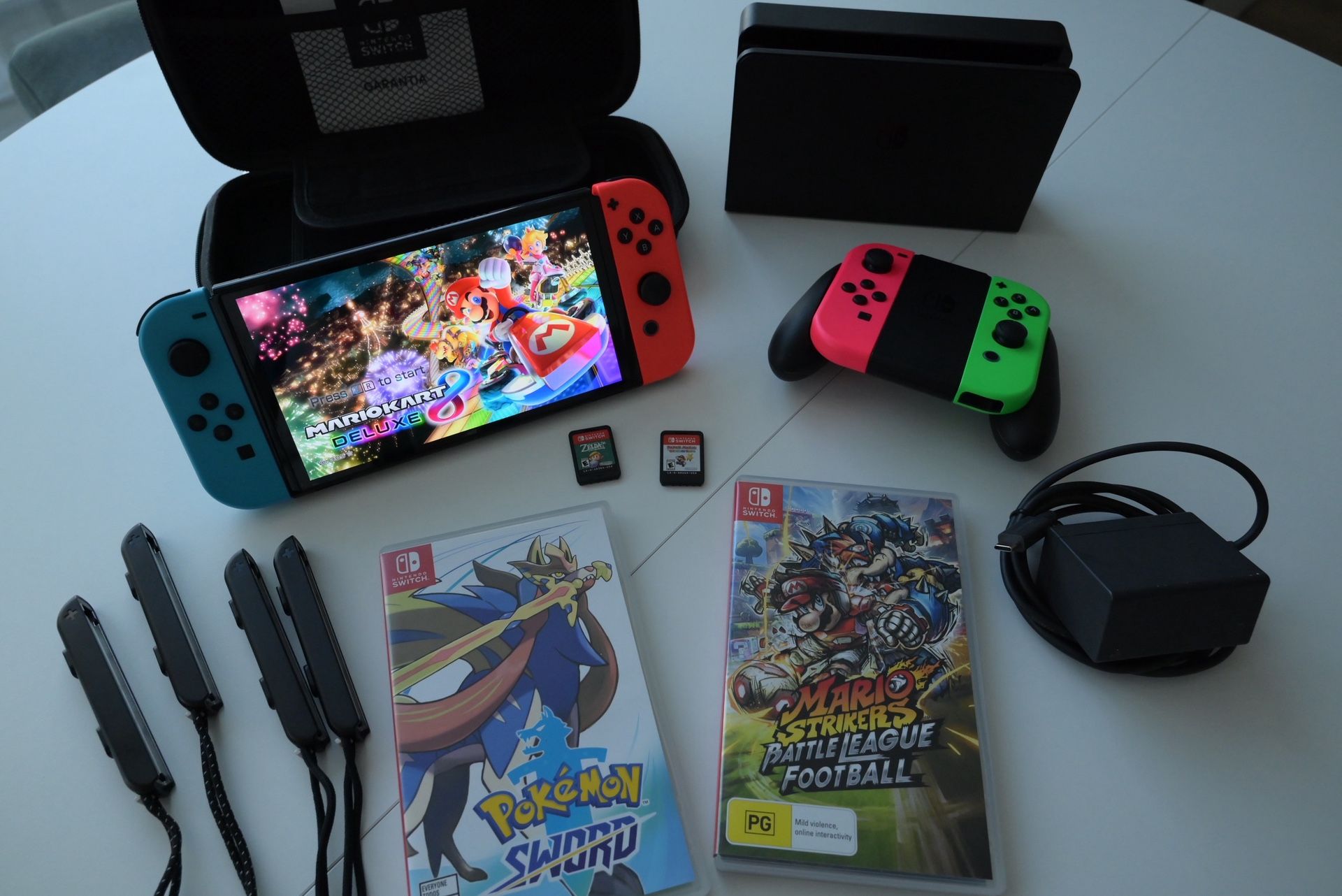 Nintendo Switch OLED 64 GB (Black)