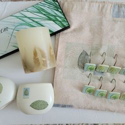 Beautiful Sage Green Floral Bathroom Set