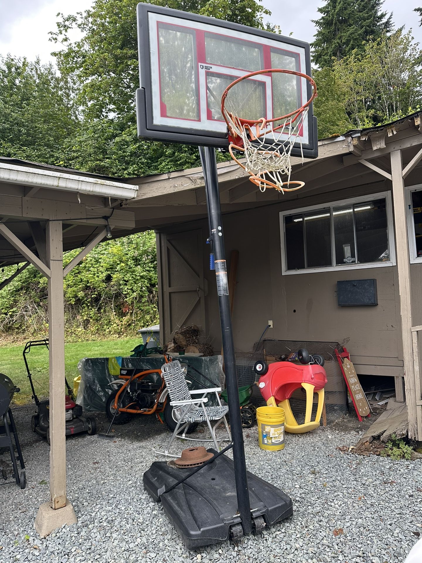 Lifetime Adjustable Basketball Hoop
