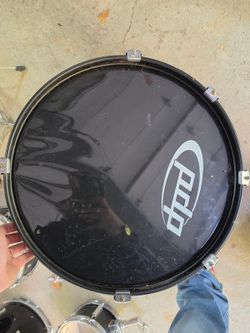 PDP 5-Piece Drum Set with Hardware & Bass Pedal – Black