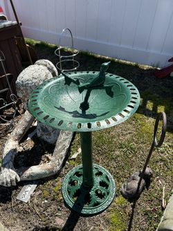 Cast Metal Bird Bath 