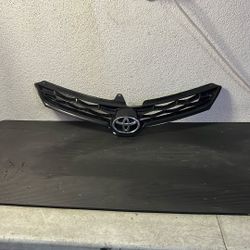 2014-2015 TOYOTA COROLLA FRONT GRILLE WITH EMBLEM