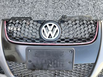 2007-2009 Volkswagen GTI complete front bumper with all the accessories OEM.