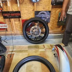 2014 - up Metal Sport "Dallas" 23 inch Rim/Tire Harley davidson
