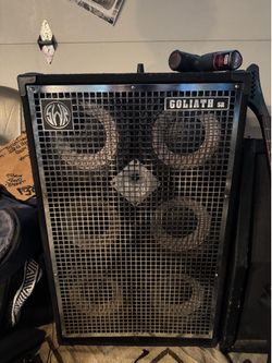 GOLIATH SR 6x10 BASS CABINET (DAMAGED)