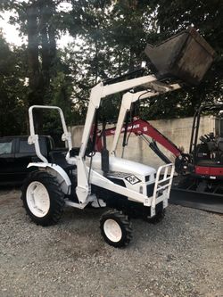 Nice 25hp 4x4 diesel Tractor low hours