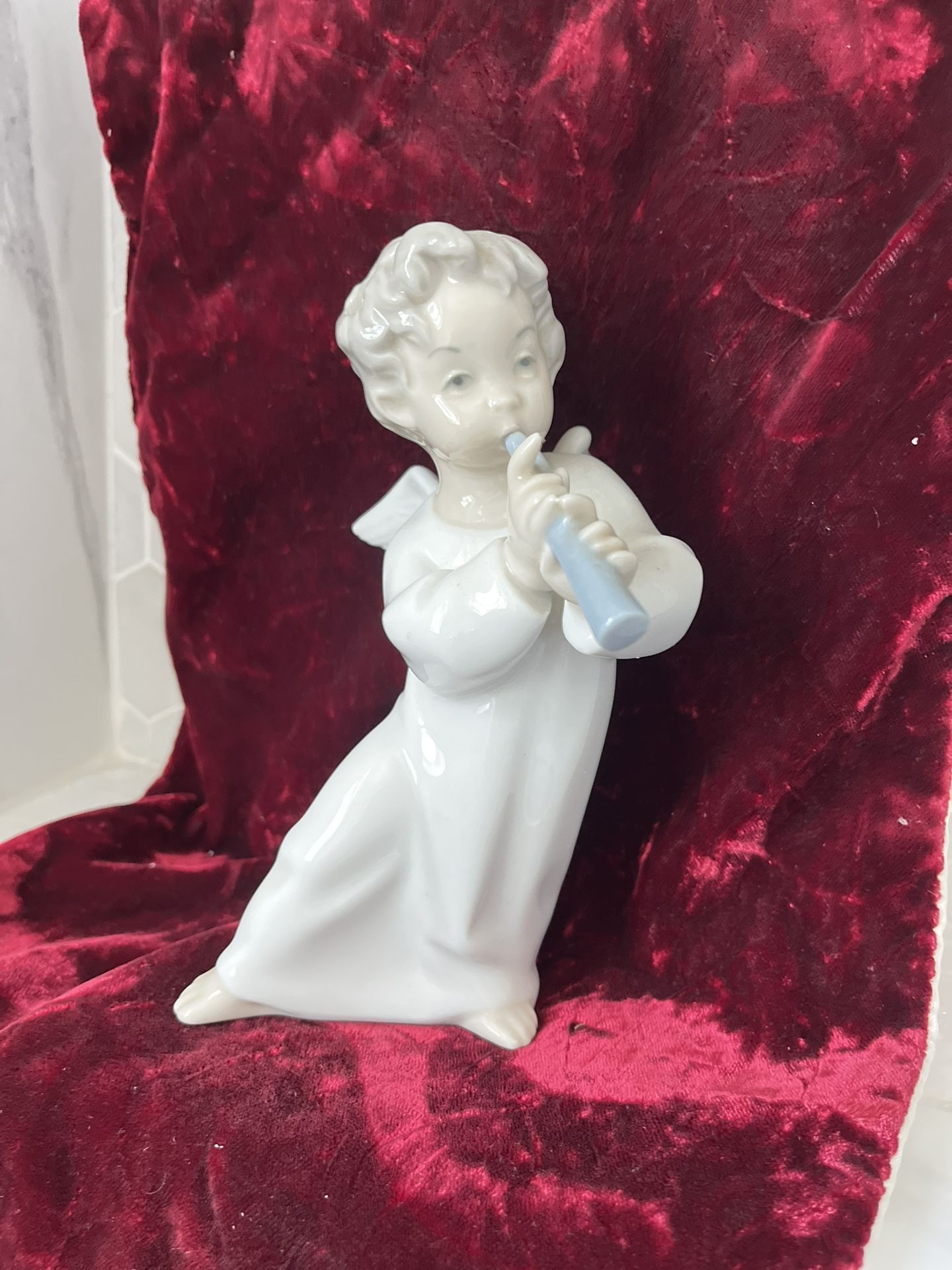 Lladro Angel With Flute ($185 Retail)