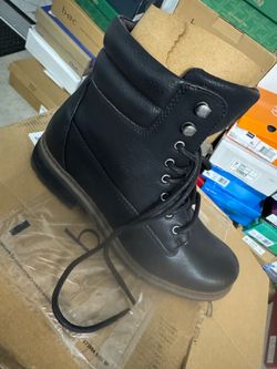 BOC born women’s Cassidy boots flat heel lace up size 8.5M