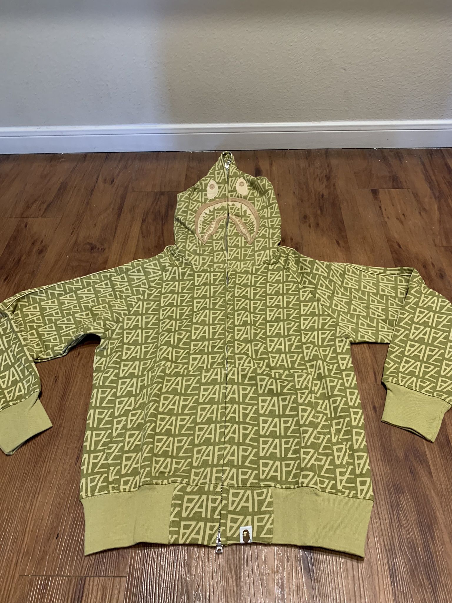 Bape Hoodie 🔥🔥size XL