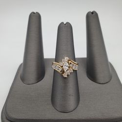 14kt Yellow Gold Ladies Diamond Ring 