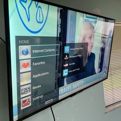 49 inch TV, Sony, with wall mount, Smart TV, perfect condition.