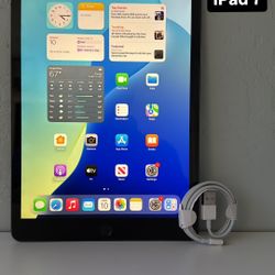 iPad 7th Gen 10.2! Like New And Unlocked! 