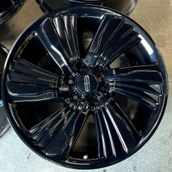 2025 NAVIGATOR RIMS OEM BRAND NEW........( 22" INCH )