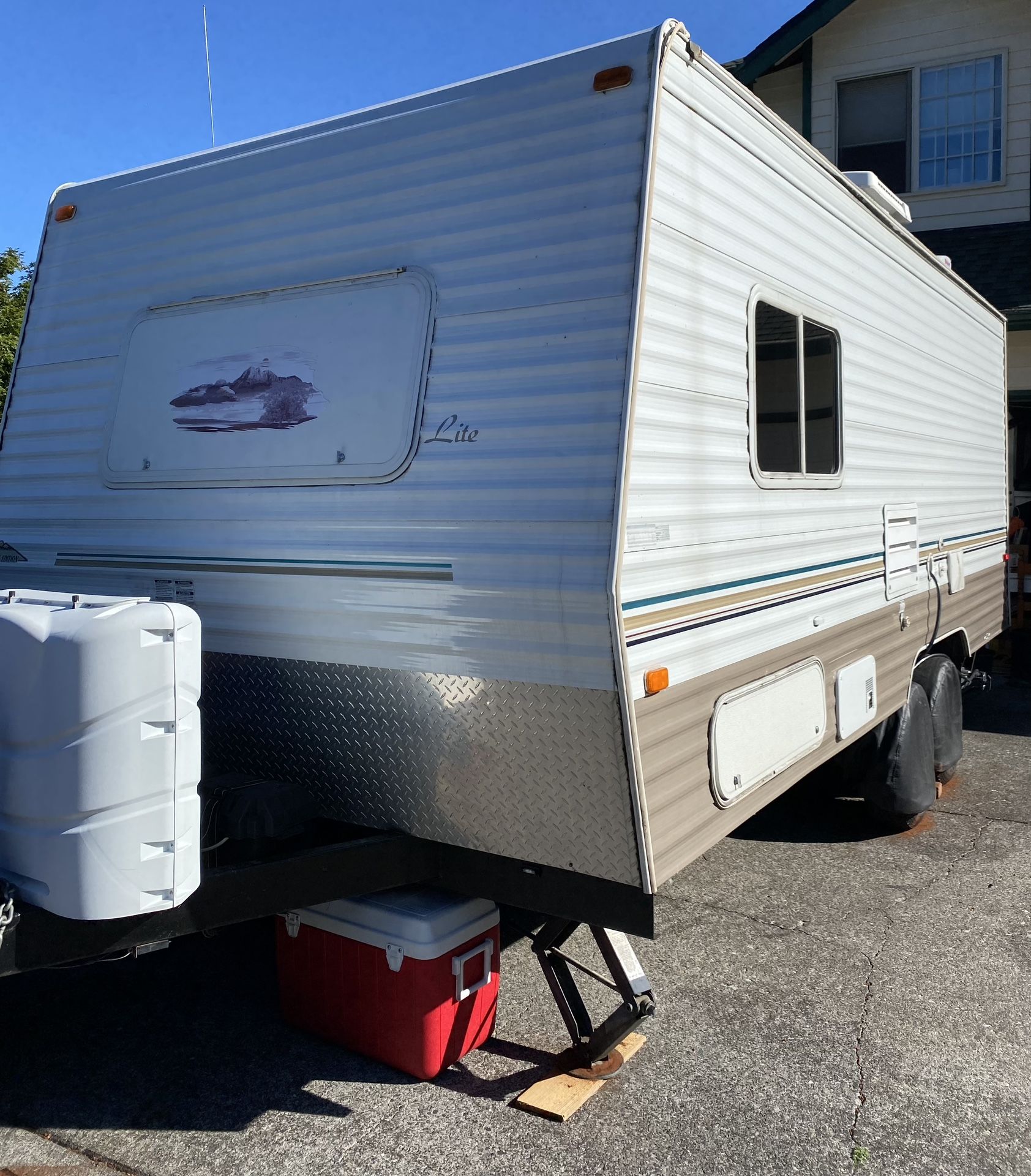 21’ Travel Trailer RV