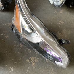 2019-2022 Nissan Altima Passenger Side Headlight