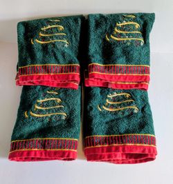 Christmas Towels Green Red With Tree Design Gold Trim Set 4