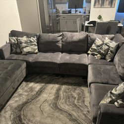Full Couch Set Plus Pillows