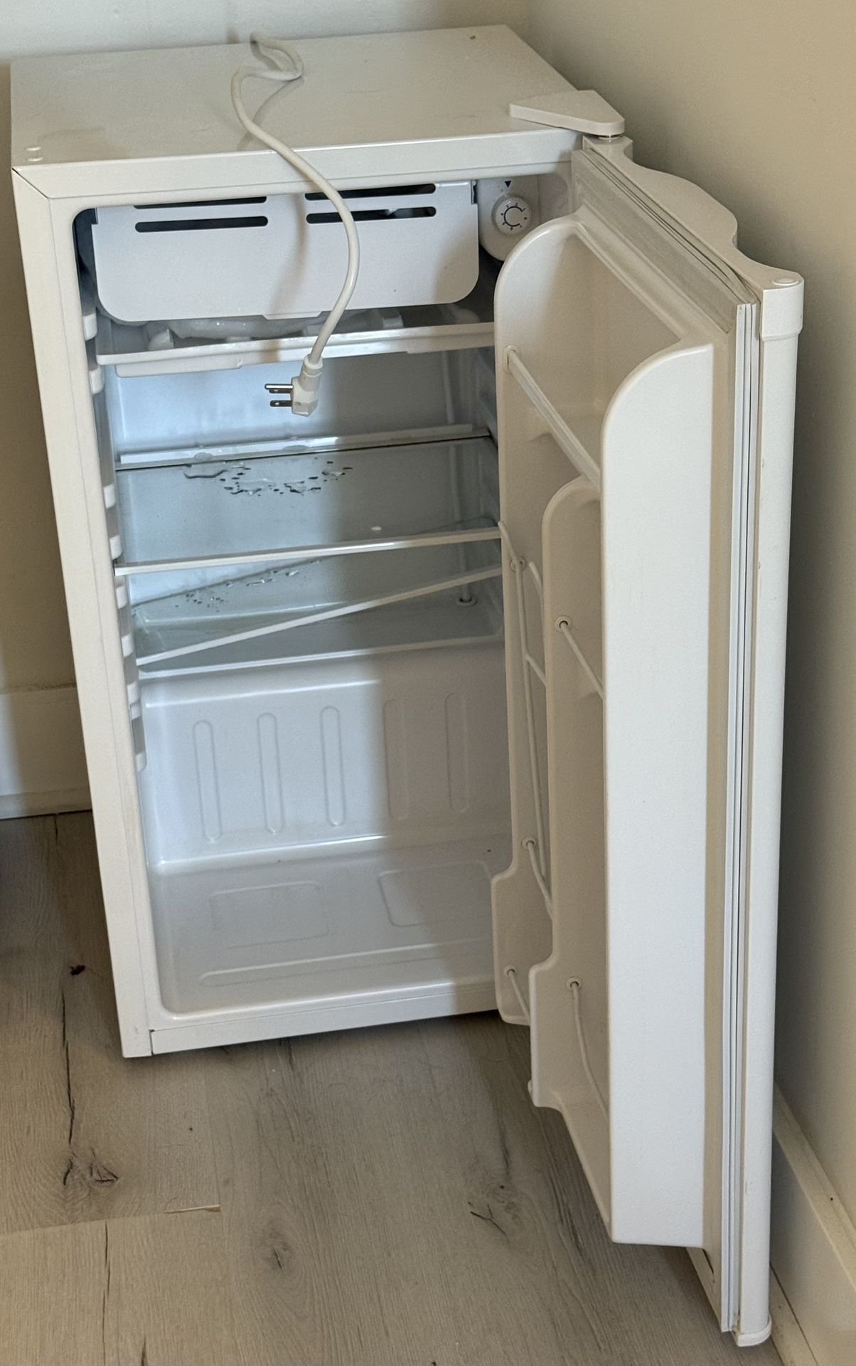 Mini Fridge W/ Freezer