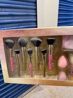28-Piece Makeup Brush and Sponge Set