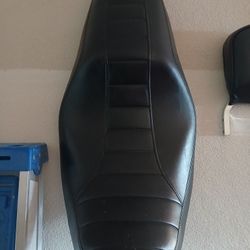 2004 Harley Davidson Dyna Seat