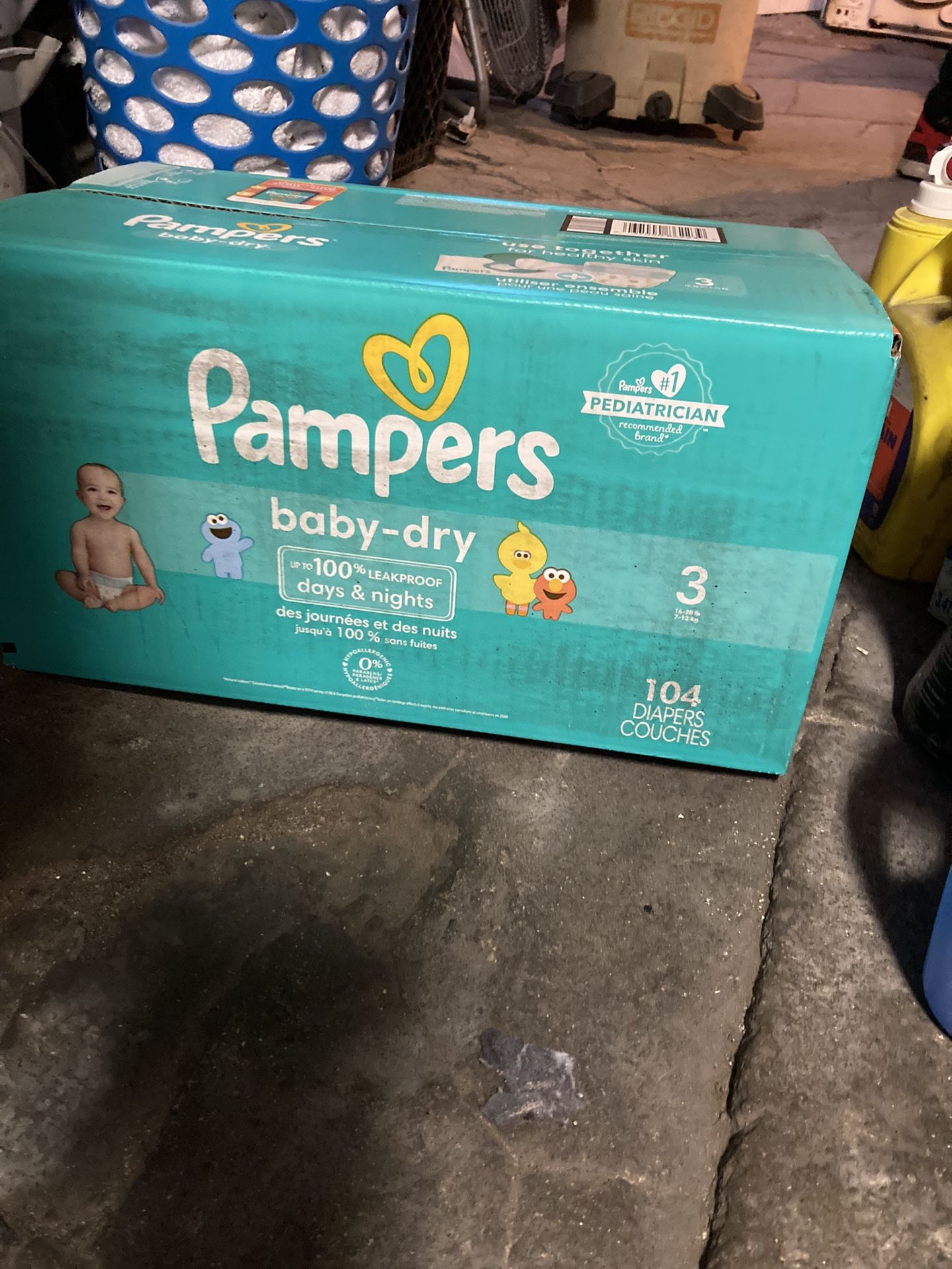 pampers SIZE 3 104 pañales