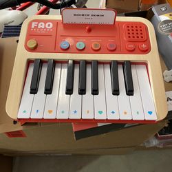 Fao Schwarz Stage Stars Portable Piano Synthesizer Ages 3+ Like New