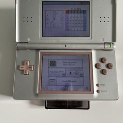 Silver Metallic pink Nintendo Ds lite