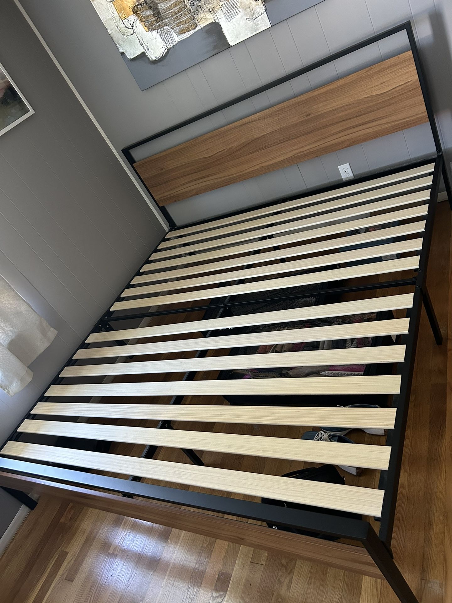 King Size Frame And Mattress
