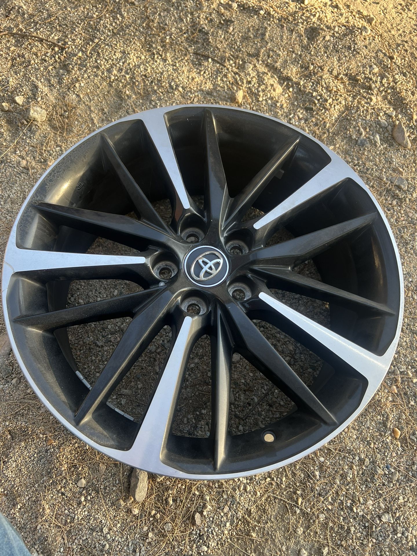 2018 Camry Oem Rims 235/40/19