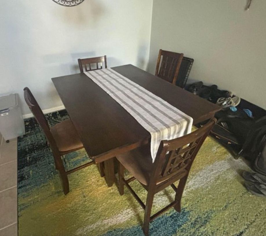 Wooden Breakfast Table With 4 Chairs $175 obo