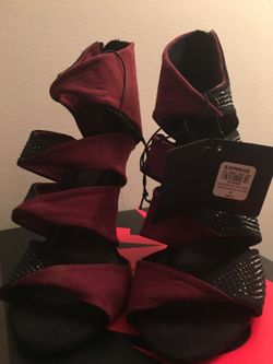 Express heels