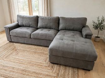 Free delivery nearby of sectional
