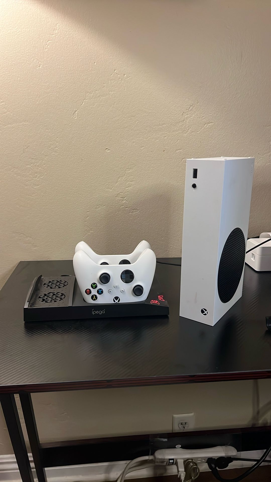 Xbox Series S 512 GB With 2 Controller And Controller Charger 