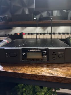 Audio-Technica ATW-R3100BC True Diversity UHF Wireless Receiver - 541.500 to 566.375 MHz