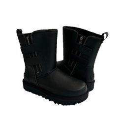 Ugg Moto Boot Short Size 9 