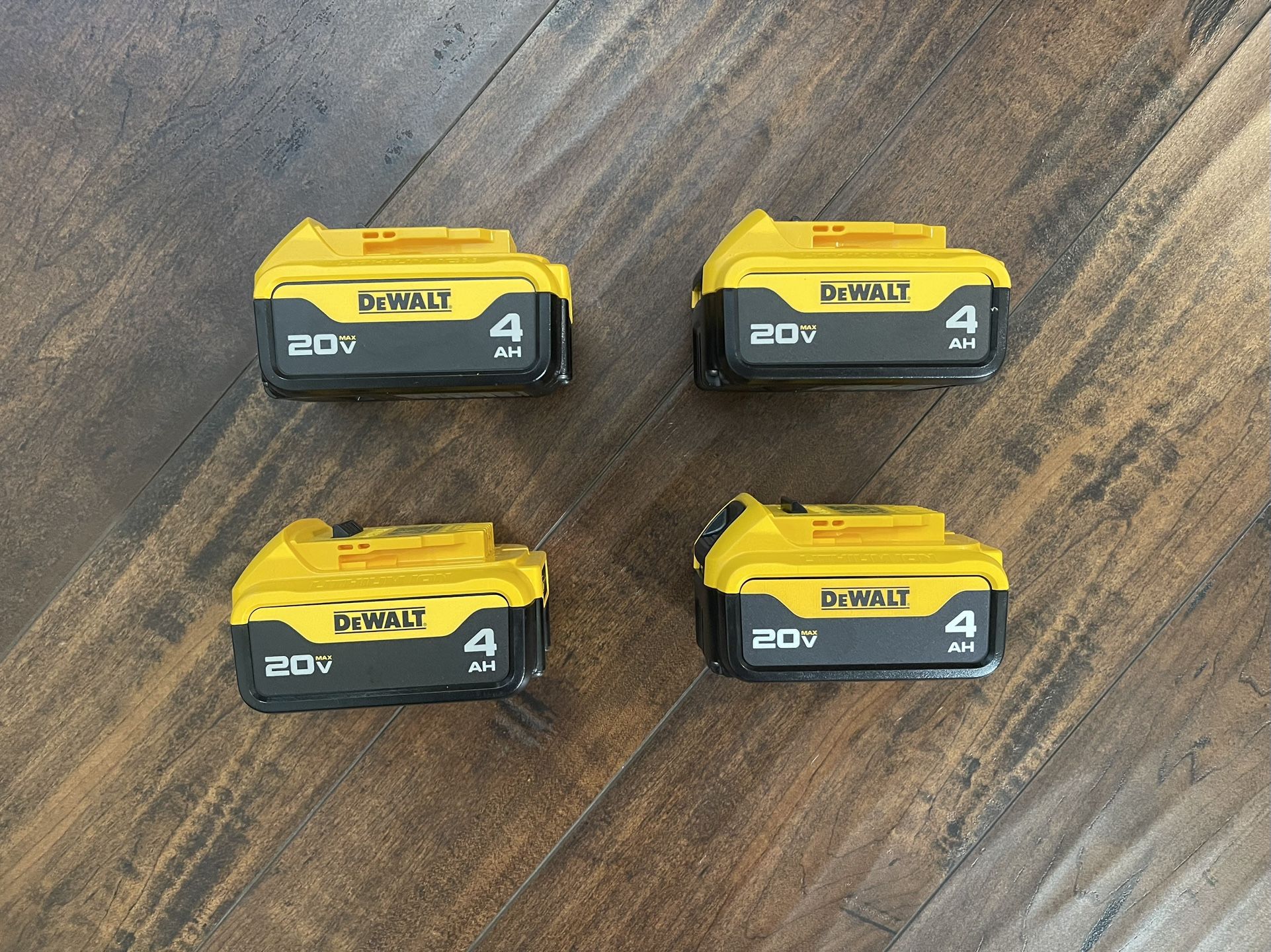 New 4Ah Dewalt Battery