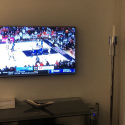 50 Inch LG Flatscreen Tv